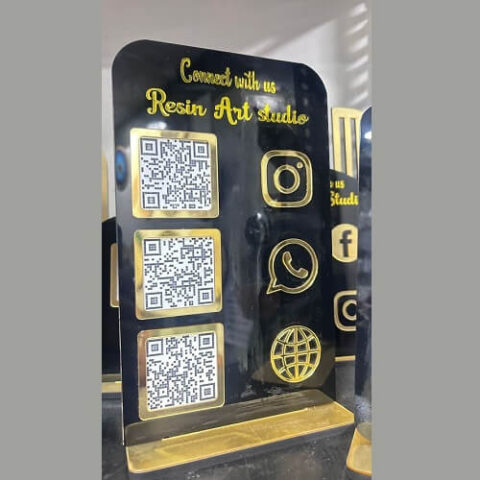 Compact QR Code Counter Stand